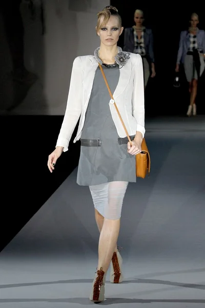 Look 32